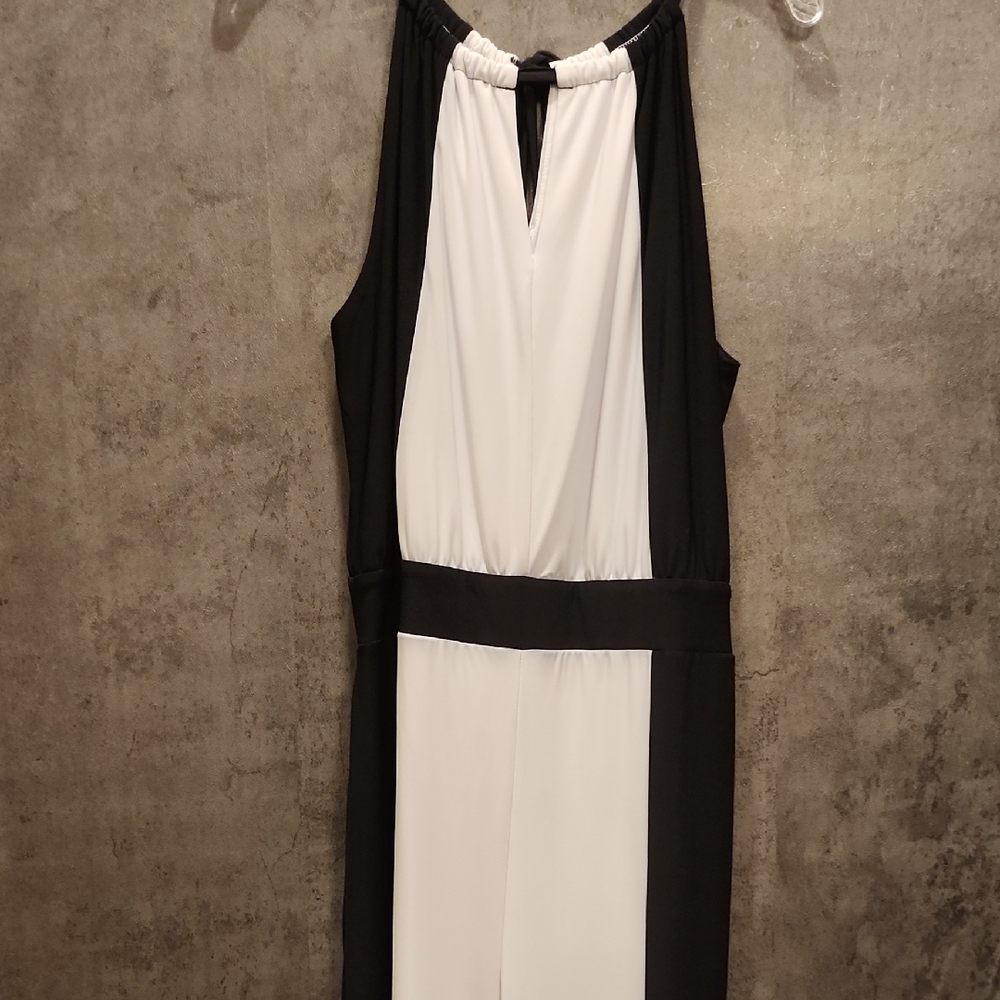 New York & Company Monochrome Sleeveless Top